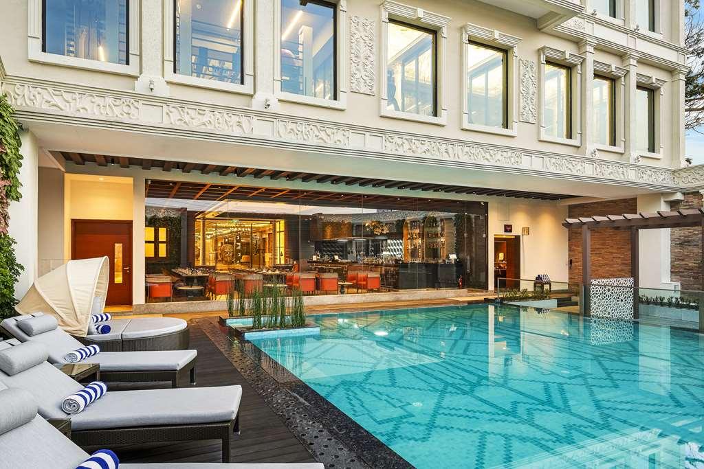 Radisson Blu *
