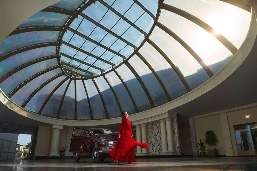 Radisson Blu *