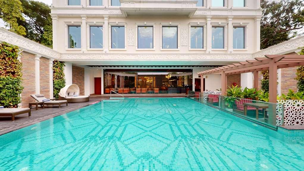 Radisson Blu *