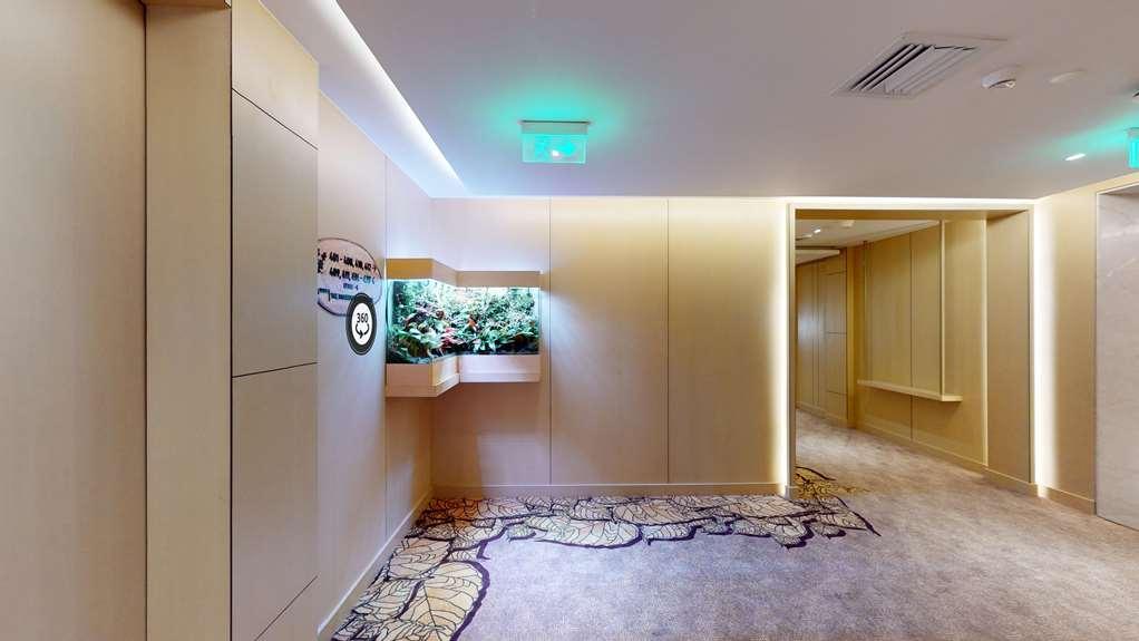 Radisson Blu *